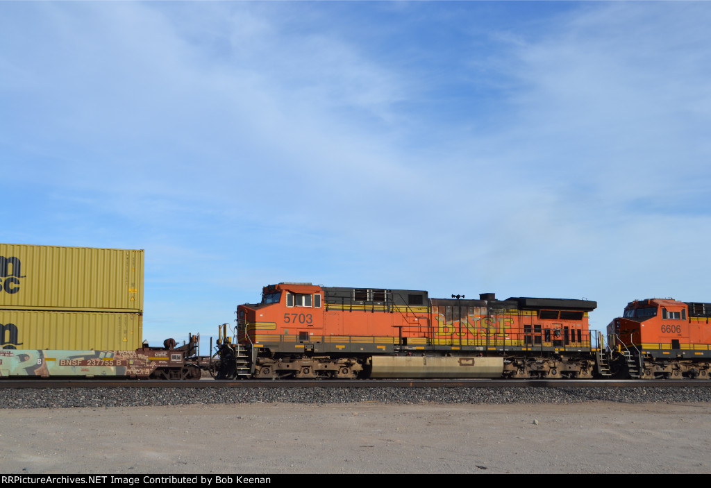 BNSF 5703